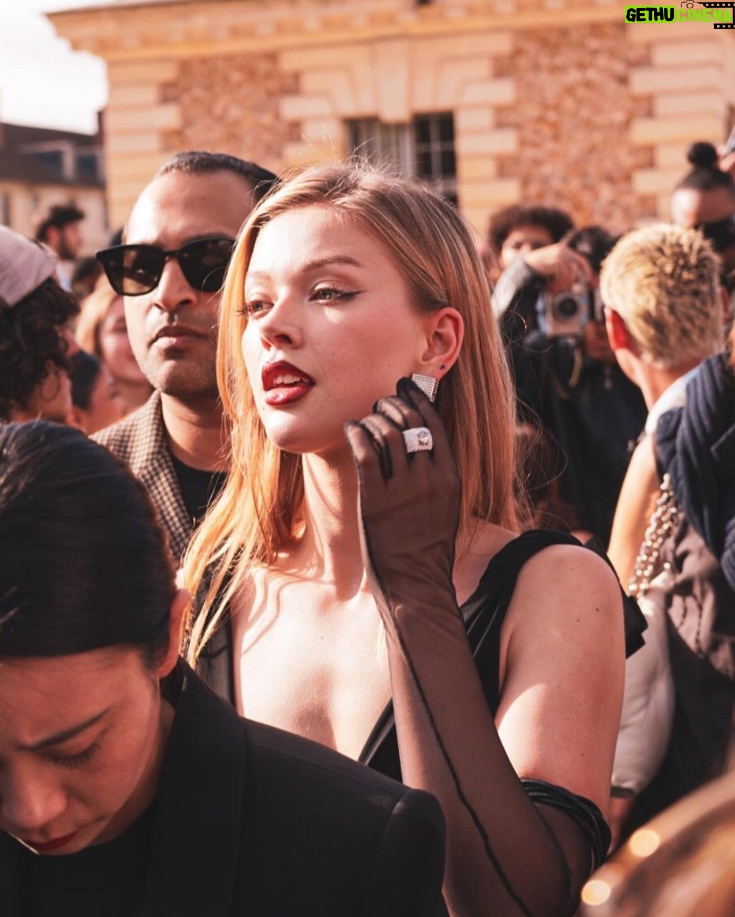 Jessica Alexander - 39.3K Likes - a perfect display of modern elegance in paris @givenchy 🪽 @matthewmwilliams @jaoven
special thanks to @givenchybeauty @brookelturnbull @gillesdegivry