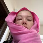 Jessica Alexander Instagram - gna keep it real Vienna was great but I also face planted off a lime scooter and got stitches 🫶🏼 so in the interest of transparency plz enjoy these pics of me serving with a face wound. & in the words of Alfred Pennyworth, why do we fall Bruce? So we can learn to pick ourselves up 🤝🏼🫡