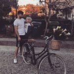 Jessica Amlee Instagram - You’ll find me strolling around Los Feliz on this bad boy 🙌🏼 don’t know why I’m giving you so much attitude in these photos but I love you #bikesandboys