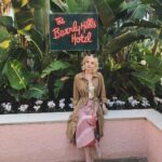 Jessica Amlee Instagram - Pastimes include: acting like a tourist in the city I live in🕵🏼‍♀️🌴 #sixyearsatourist #beverlyhillshotel