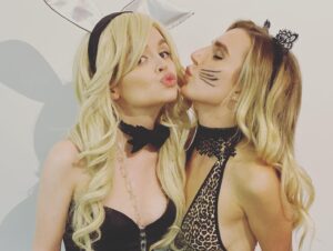 Jessica Amlee Instagram - Happy Birthday to the sister I never had and the best friend I’ll always keep 💛💛
Love you to death. 
Here’s some pics @skinbycare