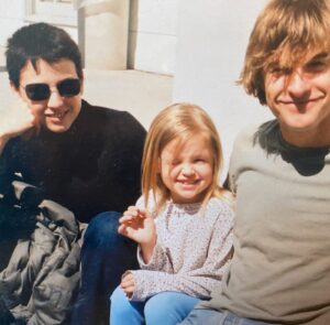 Jessica Amlee Instagram - Went through my, childhood, acting, scrapbook; my saint of a mother, made for me’

Some really special memories 
ft., some really great people. 
Time flies when you’re having fun 🤹🏼‍♀️🤸🏼‍♀️🎭 #bts #onset #tbt 
R.I.P. to Luke Perry, I was lucky enough to work with him as both a child and an adult