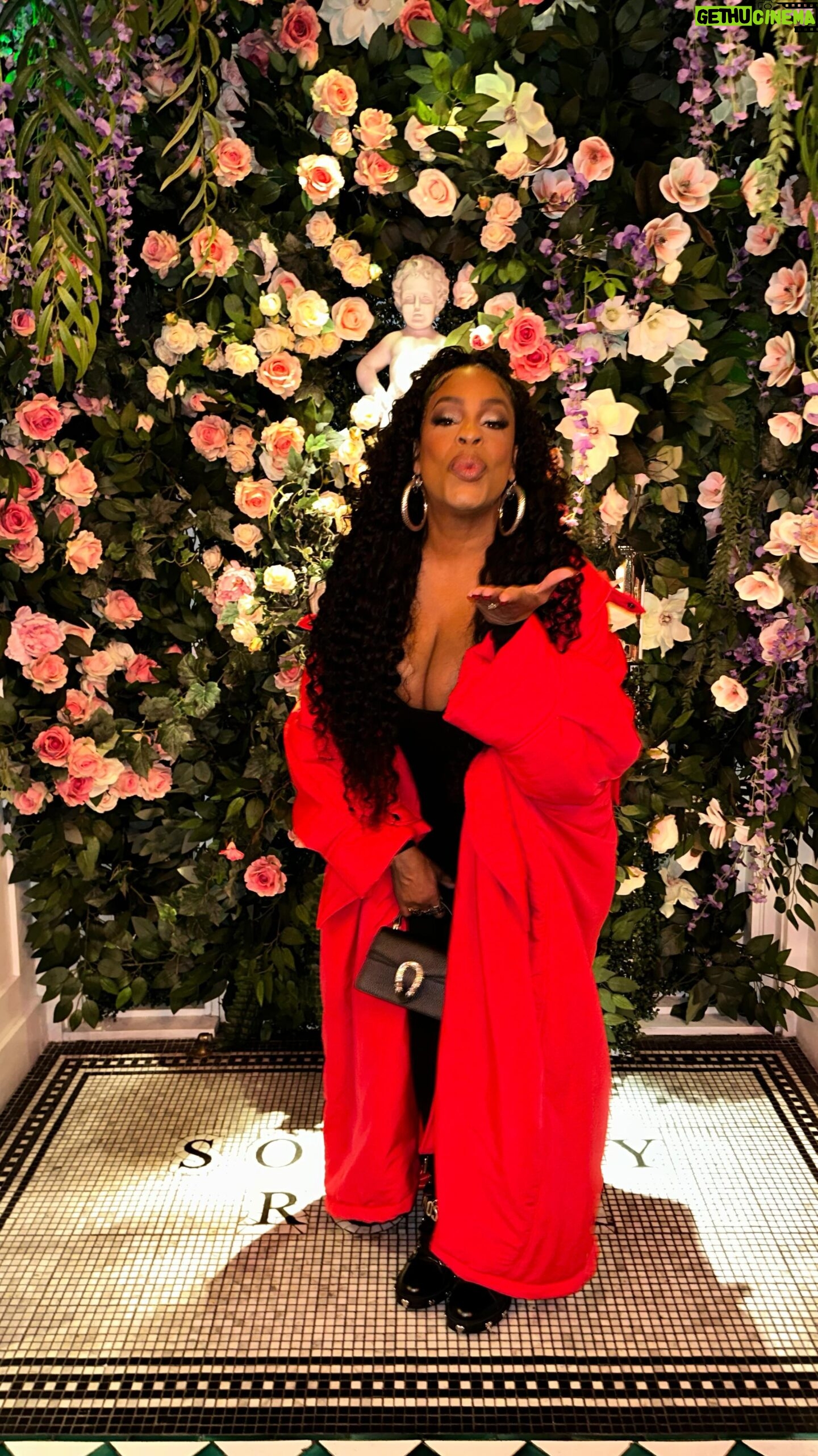 Jessica Betts Instagram - Surprise Date Night‼️ Thank you @jessicabettsmusic for an amazing night! I love the way you love me 🥰 Dinner @arden_weho Coat @breabstar @stinson_haus Mu @so.nimoh Hair @touchedbytj_ Love @jessicabettsmusic ♥️
