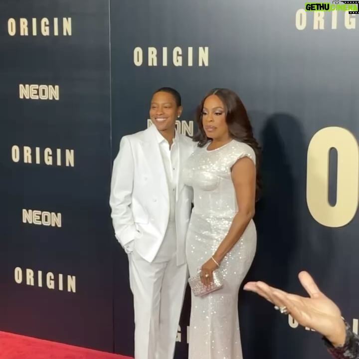 Jessica Betts Instagram - ORIGIN is OUT TOMORROW! @originmovie A magnificent Masterpiece. @ava Absolutely Brilliant! Thank you ☺️👽