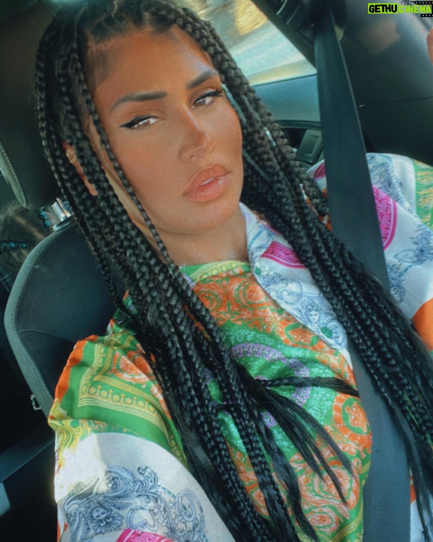 Jessica Da Silva - 576 Likes - Voilà mes pépites de chez @la_rga
Vous avez -15% et tote bag offert pour les 20e commandes
Bonne vacances š