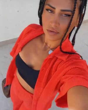 Jessica Da Silva Instagram - Voilà mes pépites de chez @la_rga 

Vous avez -15% et tote bag offert pour les 20e commandes

Bonne vacances 😘