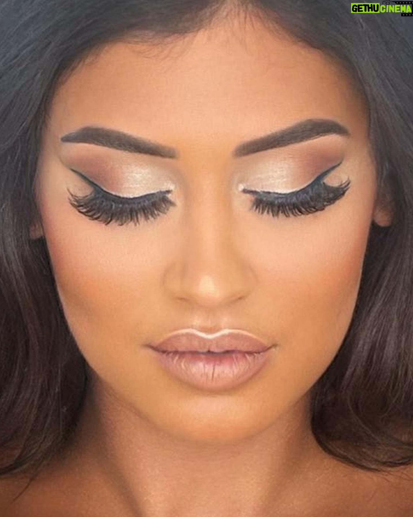 Jessica Da Silva - 614 Likes - āØāØāØ
Make up : @sab.makeup1