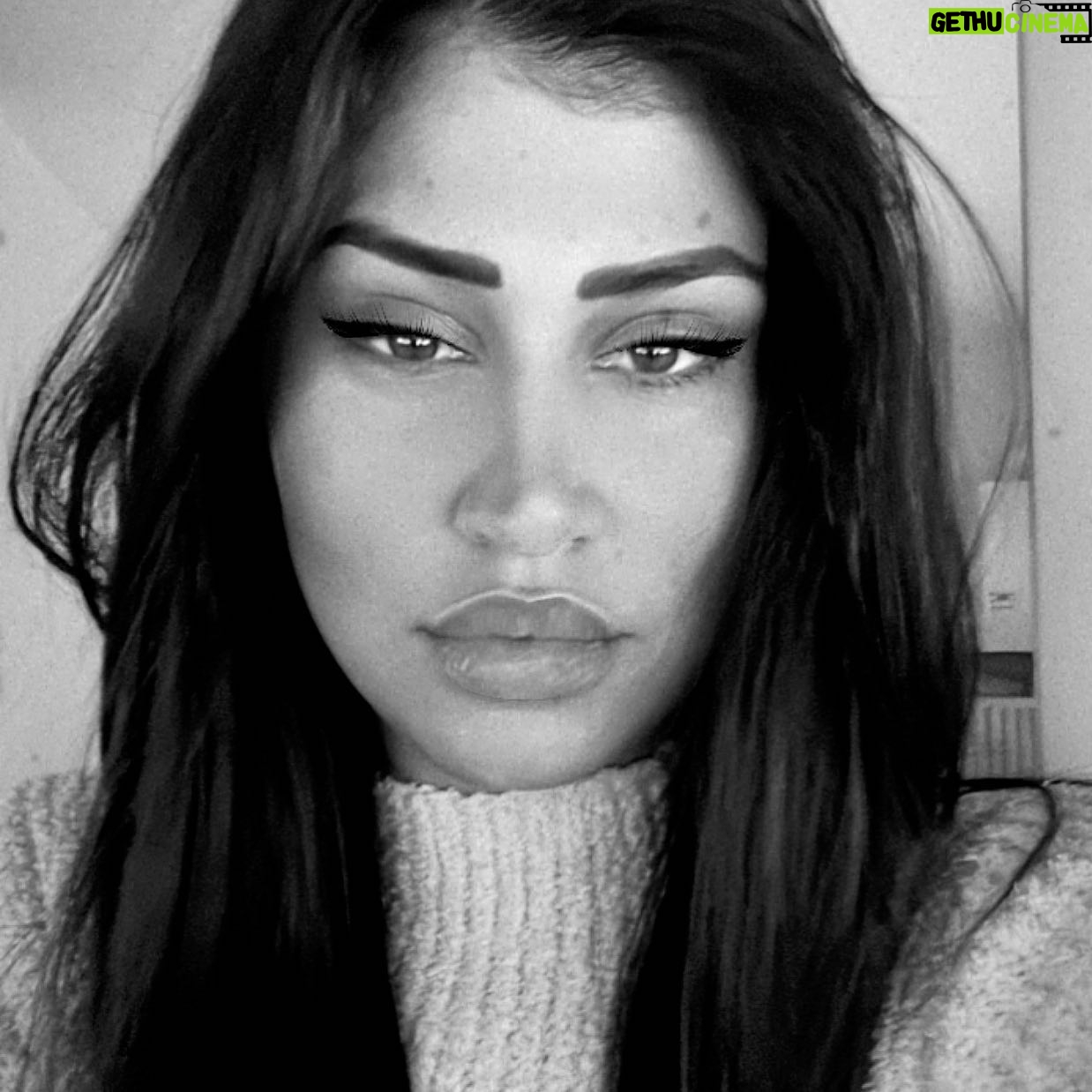 Jessica Da Silva - 1.2K Likes - š¤š¤