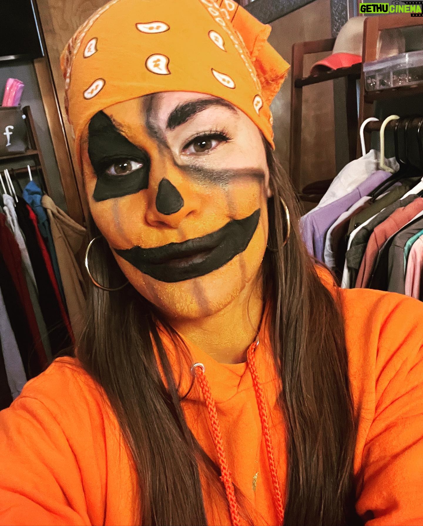 Jessica Eye Instagram - Evil lantern 🎃😈 . . #jessicaevileye #brownsfoods #pumpkin #happyhalloween