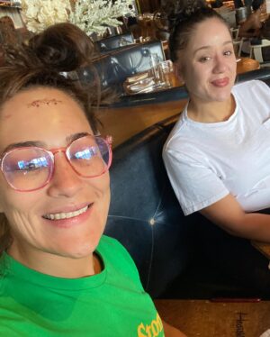 Jessica Eye Instagram - Happy birthday to my soul sister @evie_0511 ! 
I am not gonna get to sappy but I adore you with all my heart ❤️. Please please wish her a happy birthday !! 
.
#jessicaevileye #happybirthday