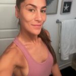 Jessica Eye Instagram - Good morning 😃. Make today great !!! Let go of anything that doesn’t serve you today 🙏☮️