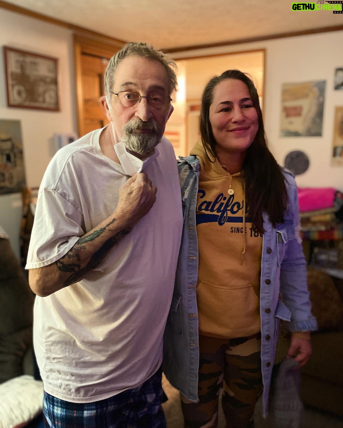 Jessica Eye Instagram - R.I.P Uncle Roger. I love you and you will be missed by soo Many. Thank you for being there for me thru so much of my childhood and fight career. . #jessicaevileye #RIP
