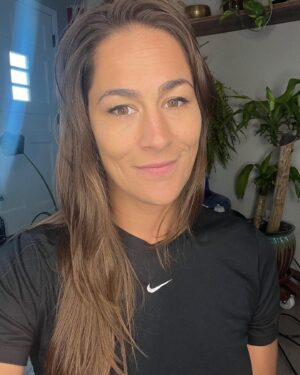 Jessica Eye Instagram - Good lighting 🫶🏼💡
.
.
#jessicaevileye #iamwhoiam