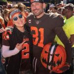 Jessica Eye Instagram - It’s not a Cleveland Browns tailgate if it’s not with @pumpkinnation . . . #jessicaevileye #pumpkinhead #retiredlife #ufc #football #cleveland