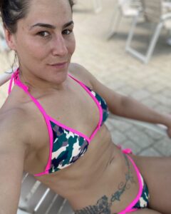 Jessica Eye Instagram - I feel like summer 🌞 . . #jessicaevileye #ufc #ufc276 #summertime #hardtimesdontlast #eyebelieve #home #onlyfans #hot #girlswithtattoos