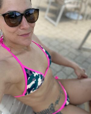 Jessica Eye Instagram - I feel like summer 🌞
.
.
#jessicaevileye #ufc #ufc276 #summertime #hardtimesdontlast #eyebelieve #home #onlyfans #hot #girlswithtattoos