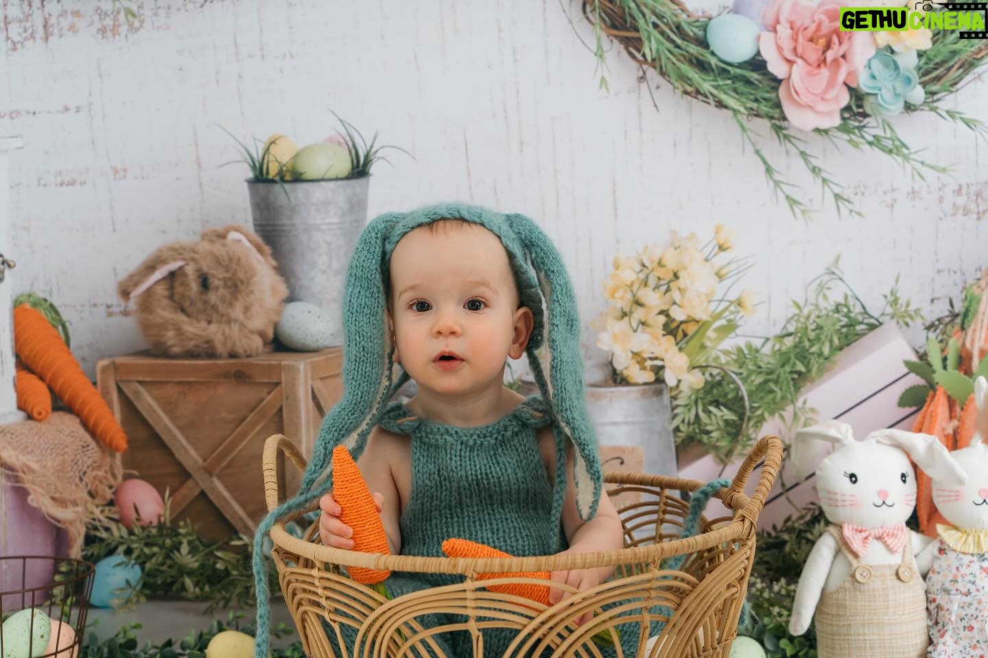 Jessica Fox Instagram - Happy Easter! I have been so excited to share these fabulous photos! I feel the second one captures a certain little bundle of energy very well! Photos by the very talented @chaptertwophotography who was introduced to me by Marcelle at @mumandme_app (not an ad - just a recommendation)