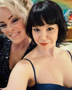 Jessica Fox Instagram - Mum went out out for Auntie TamTam! A beautiful evening @mariposatrust and @sayinggoodbye_charity ♥️