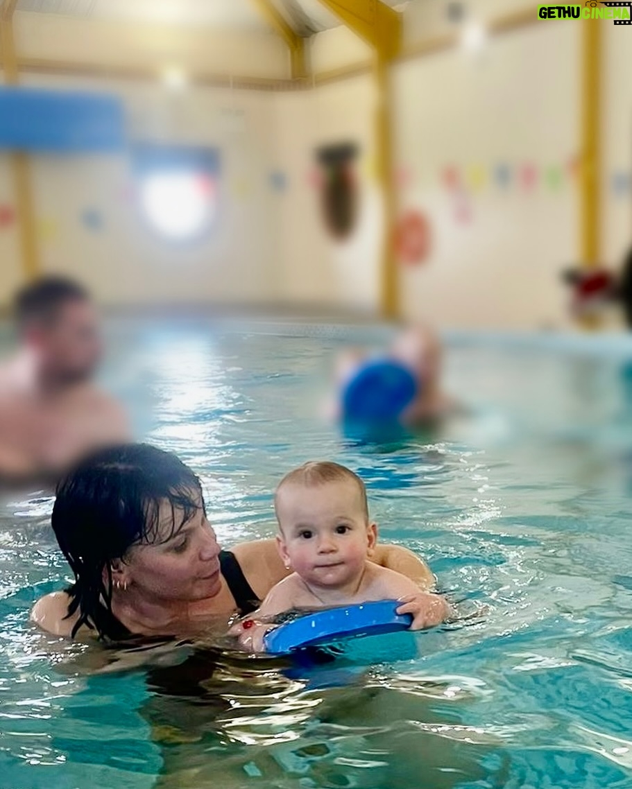 Jessica Fox Instagram - Swimming! We started our lessons with @waterbabies when River was teeny tiny and he absolutely loved them! Then came all the illnesses you get once you expose them to the world, the teeth, the separation anxiety and the million other things that can rock your small persons world. We missed a few lessons and some became quite stressful, but @lets_teach_your_baby_to_swim has been very kind, patient and supportive and yesterday’s lesson was so much fun! I can all of a sudden see progress in River (very good holding on) and both of us were beaming from ear to ear! #pr #ad