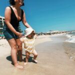 Jessica Fox Instagram - Sea, sand, joy.