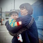 Jessica Fox Instagram – To have and to hold…

We have entered the carry me era. 
When exploring legs and minds get tired in this busy world, @wildrideuk is here to take the weight. 🐆

#ad/pr