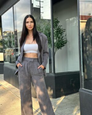 Jessica Green Instagram - So ready for everything this year has in store for me. ✨ @allsaints