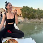 Jessica Green Instagram - The pursuit of happiness ❤️