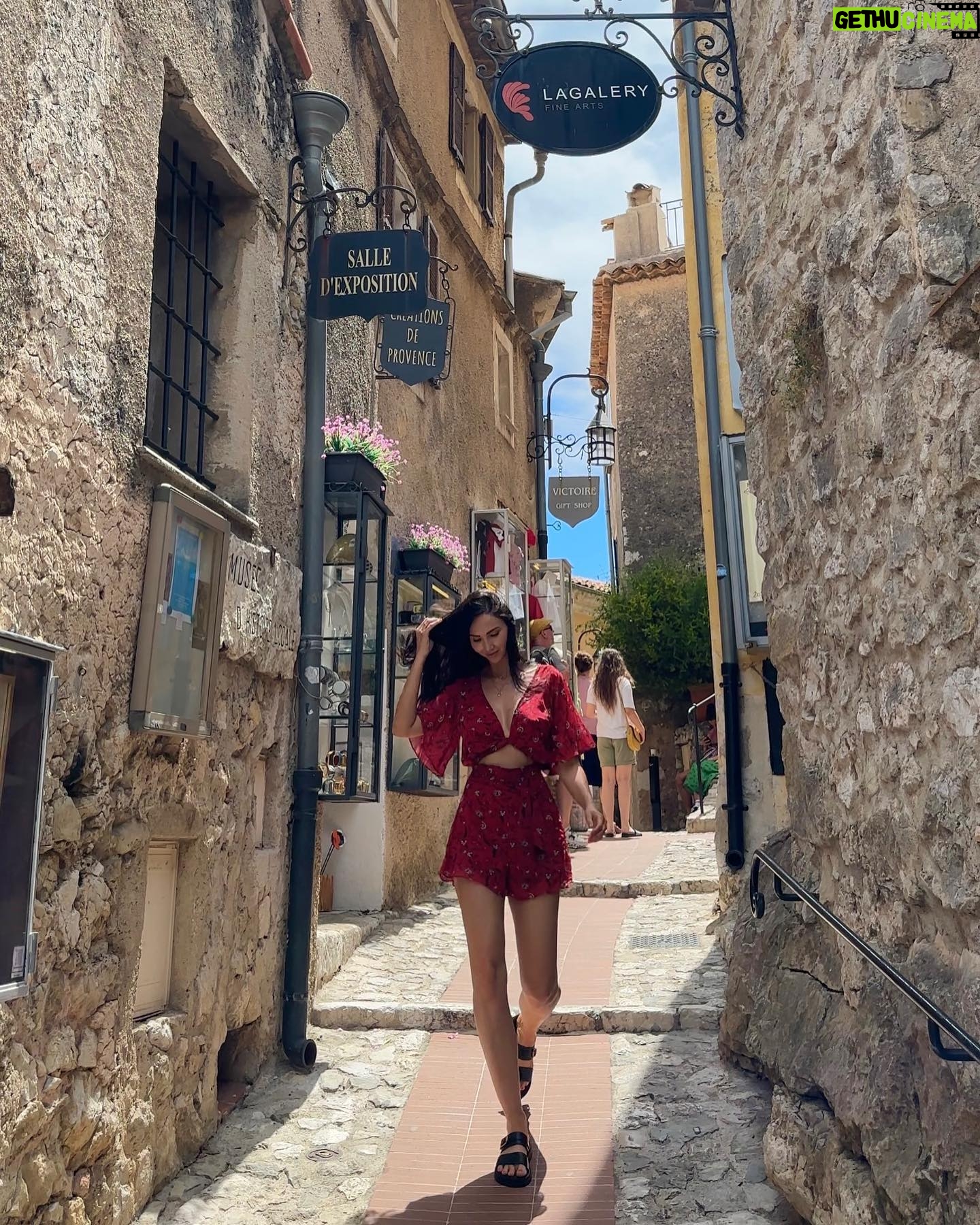 Jessica Green Instagram - The pursuit of happiness ❤️