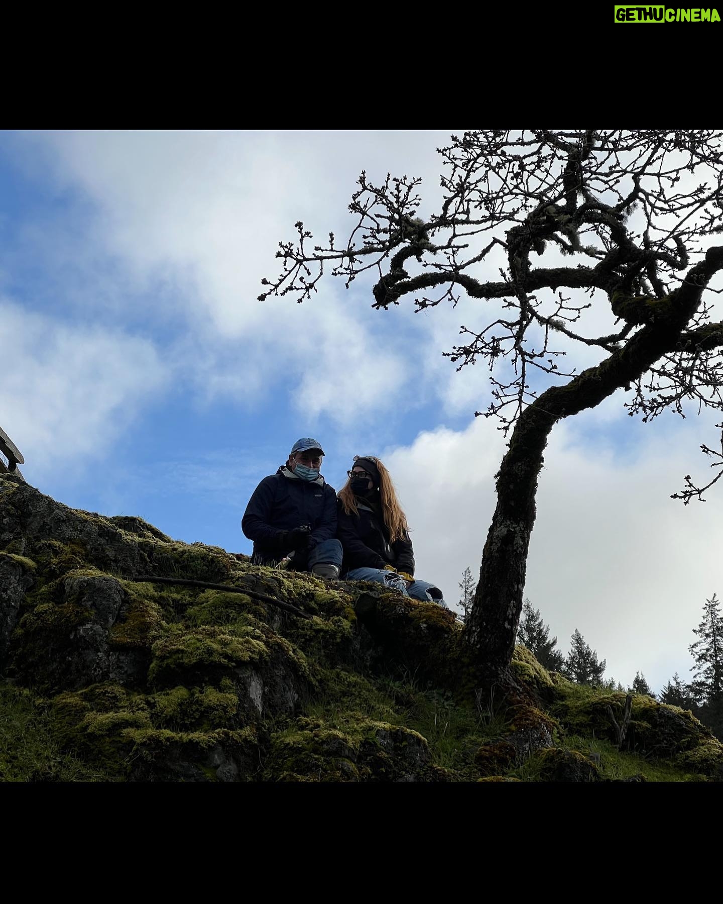 Jessica Harmon Instagram - 1st and director sitting in a tree s-c-h-e-d-u-l-i-n-g…. So it doesn’t sound as cool, still ends in ing and it’s more productive than the alternative. . #ripintime #howarewestillhere