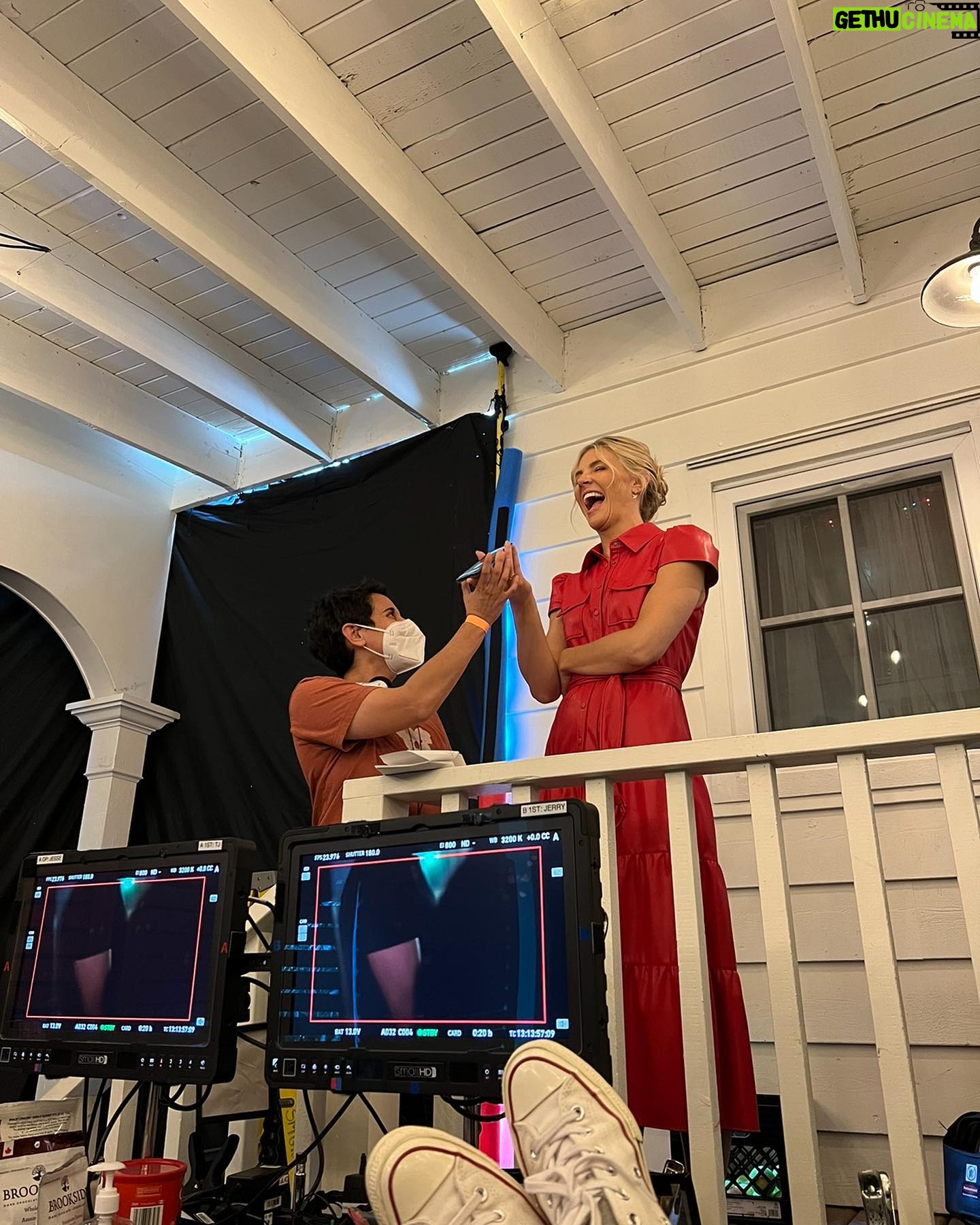 Jessica Harmon Instagram - Tonight’s the premiere of “Fit For Christmas”!!! On @cbstv so much love went into the making of this film and I couldn’t be more proud of and have more love for the entire cast and crew. @amandakloots @paulgreeneofficial @rbjobud @hindssight @pateyscott @jacklyncollier and everyone else who I’m having trouble finding on this damn app I love you!!! Special shout-out to @anna.s.white for never letting me forget that there was in fact a script.. @kay.s.metchie for calming my ass down and @jjtt007 for actually caring (if you knew the position that’s saying a lot) ❤️ 🎄