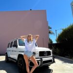 Jessica Hart Instagram - White is my new favourite colour 🤍 @mercedesbenzusa @mercedesamg #amgg63 #polarwhite