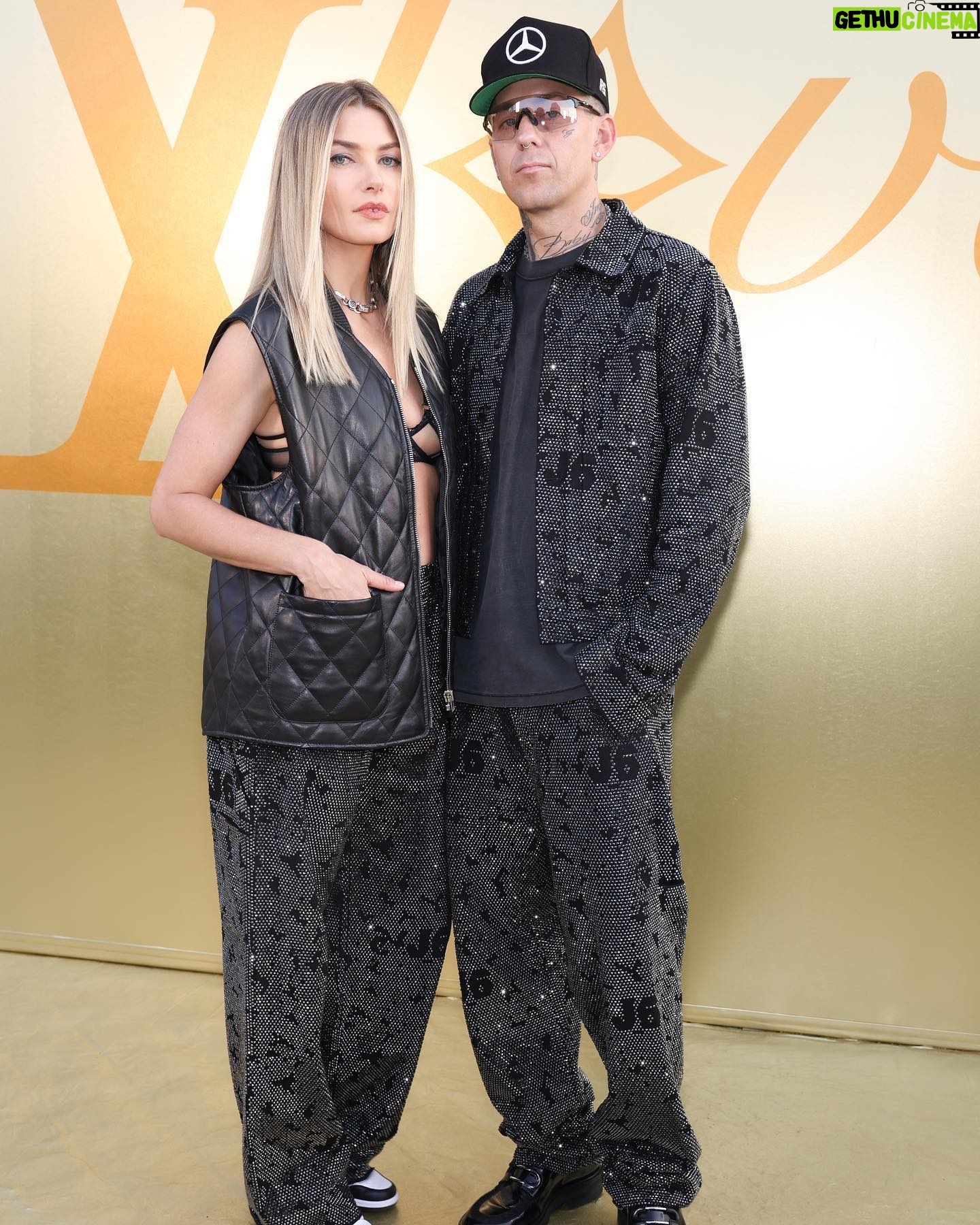Jessica Hart - 21.5K Likes - Mum Dad steppin’ out for Dad’s first fashion show