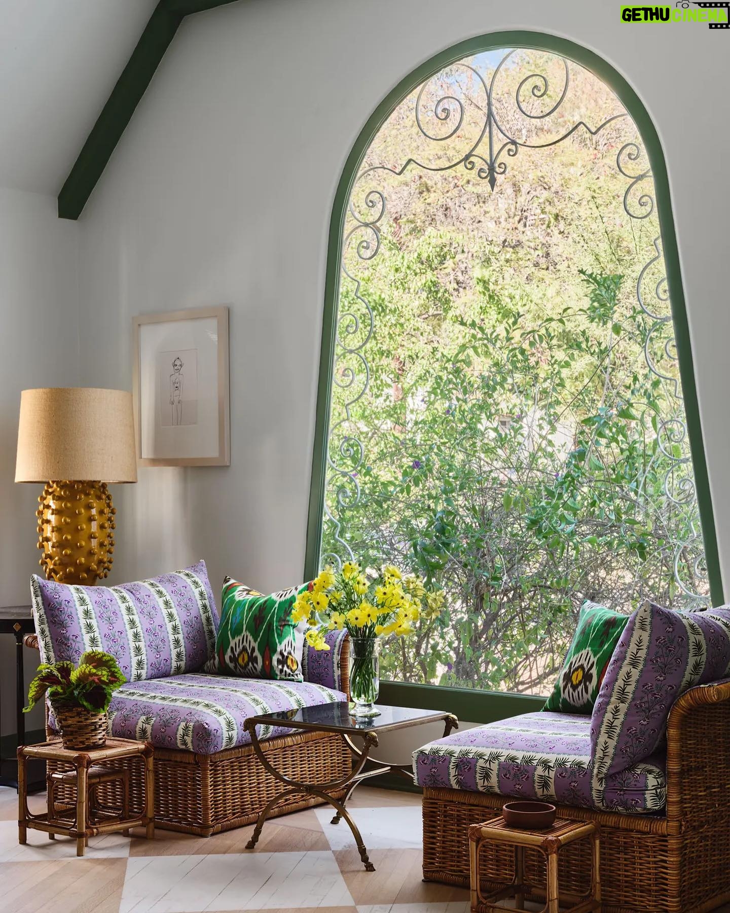 Jessica Hart Instagram - Having a home in Architectural Digest has always, always been a benchmark of success for me. More than ever wanting some high profile modelling job. I’ve always been so obsessed with interiors, textures, colours, patterns, fabrics, wallpapers, all of it, and today my home hasn’t just been in @archdigest once but now TWICE and I couldn’t be more proud! Thank you @casamotachic and @jameskirkham for working tirelessly with me and making this dream come true. We all aligned on the vision so well and it really shows. This was so much work (and money, we went broke doing it) but it’s so so worth it. Our home is my favourite place in the world so I think we officially nailed it. If home interiors aren’t your thing, move on because I’m about to do some serious photo dumping, sorry in advance 😛