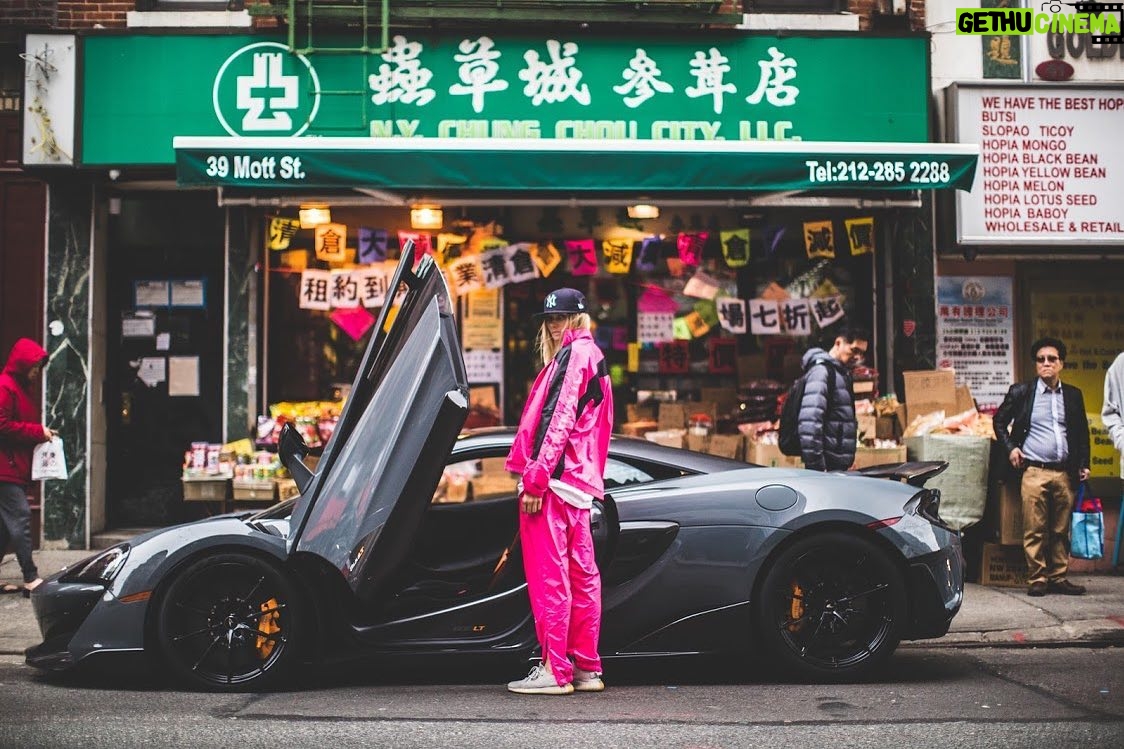 Jessica Hart Instagram - When I was a little girl 👧🏾 I dreamed of one day being able to drive a supercar anywhere, let alone a McLaren around New York for a week.. Dreams really do come true!! 💫😉📸; @yaer_one