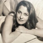 Jessica Hart Instagram - Our Divine Mother 'Rae Jeanette Hart' made her transition from this earthy plane. She passed peacefully yesterday morning, after what has been a tremendous journey battling ALS. She is a True warrior of Love who's incredible courage birthed her into the spirit realm, no doubt roaring her greatness into the heavens and now showering us all with her expanded, deeply beautiful love. Oh our Mummah Hart, how we feel you encapsulating our whole hearts and Beings, Guiding us with what to do next.. It seems swift and like these words are coming sooner than we can comprehend them. We will be holding mums 'Celebrations Of Life' this coming Tuesday 24th (More details to come) And are currently holding a Vigil for the next 2 days. Praying, reading, telling stories... staying closely connected to mum for the honorary time of her earthly to heavenly transition. Please light a candle, keep mum in your prayers, and alive in your hearts. And if you feel called to sit with mum, please reach out directly. We love you 🙌🏻🤍