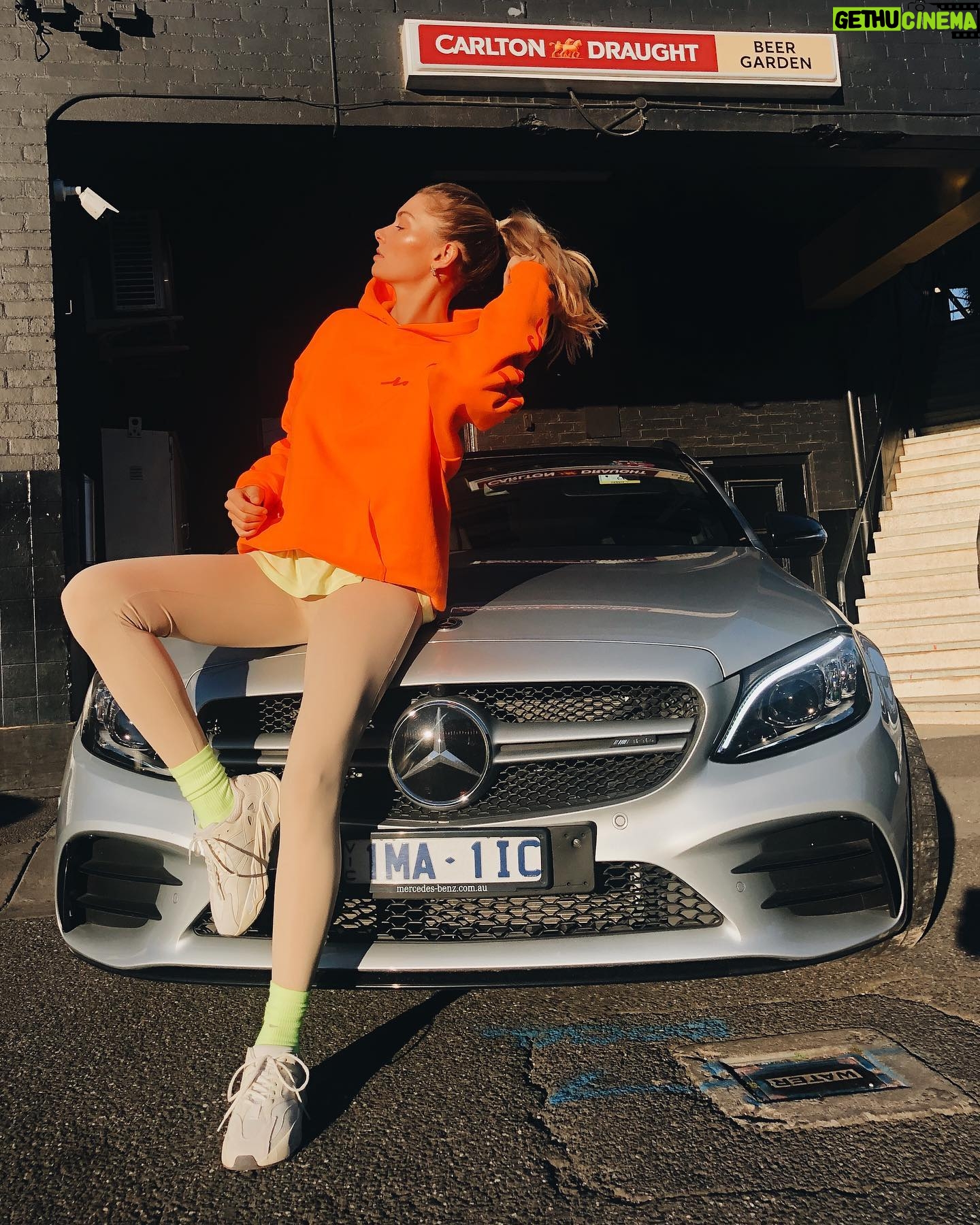 Jessica Hart Instagram - Highlighter on point. #c43amg