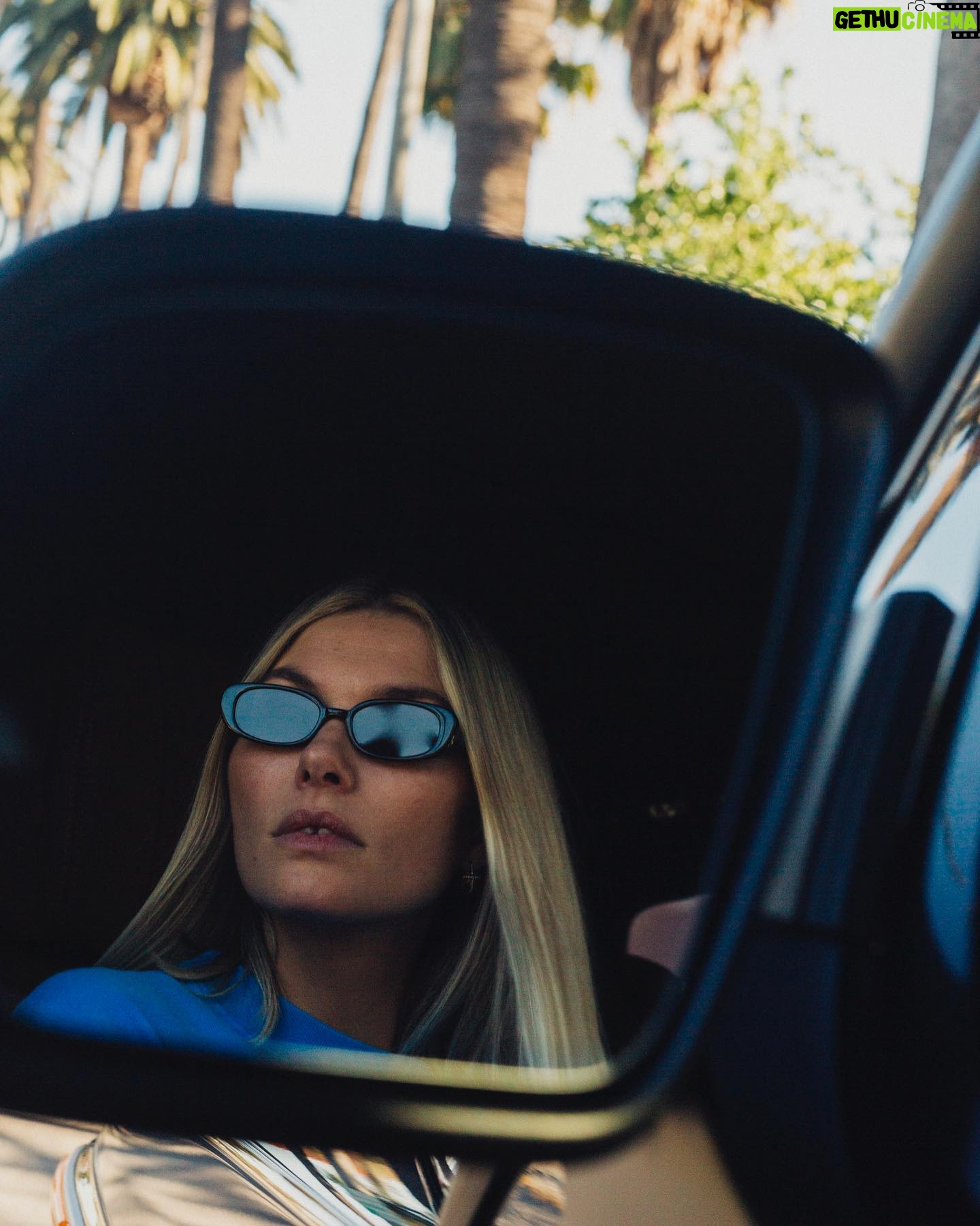 Jessica Hart Instagram - Every time I put Baby-Rae in her car seat I sing a little song 🎶‘we’re going on an adventure’ 🎵 1; to stop her from losing it (Im not much of a singer) but it’s mainly to teach her that every time we get in our car that it’s an adventure and it’s about the journey not just the destination. Everyday is an adventure in our G63 and we LOVE it @mercedesamg @mercedesbenzusa @jameskirkham 💙