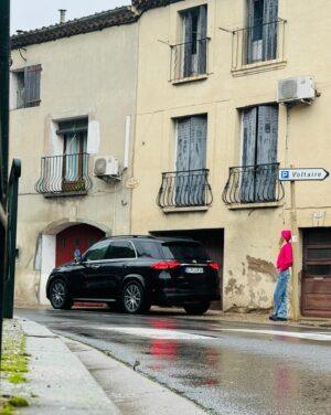 Jessica Hart Instagram - Europe, I love you! What better way to see you than a Michelin guided tour 🩵 #france #spain #innovationinmotion #michelinpartner