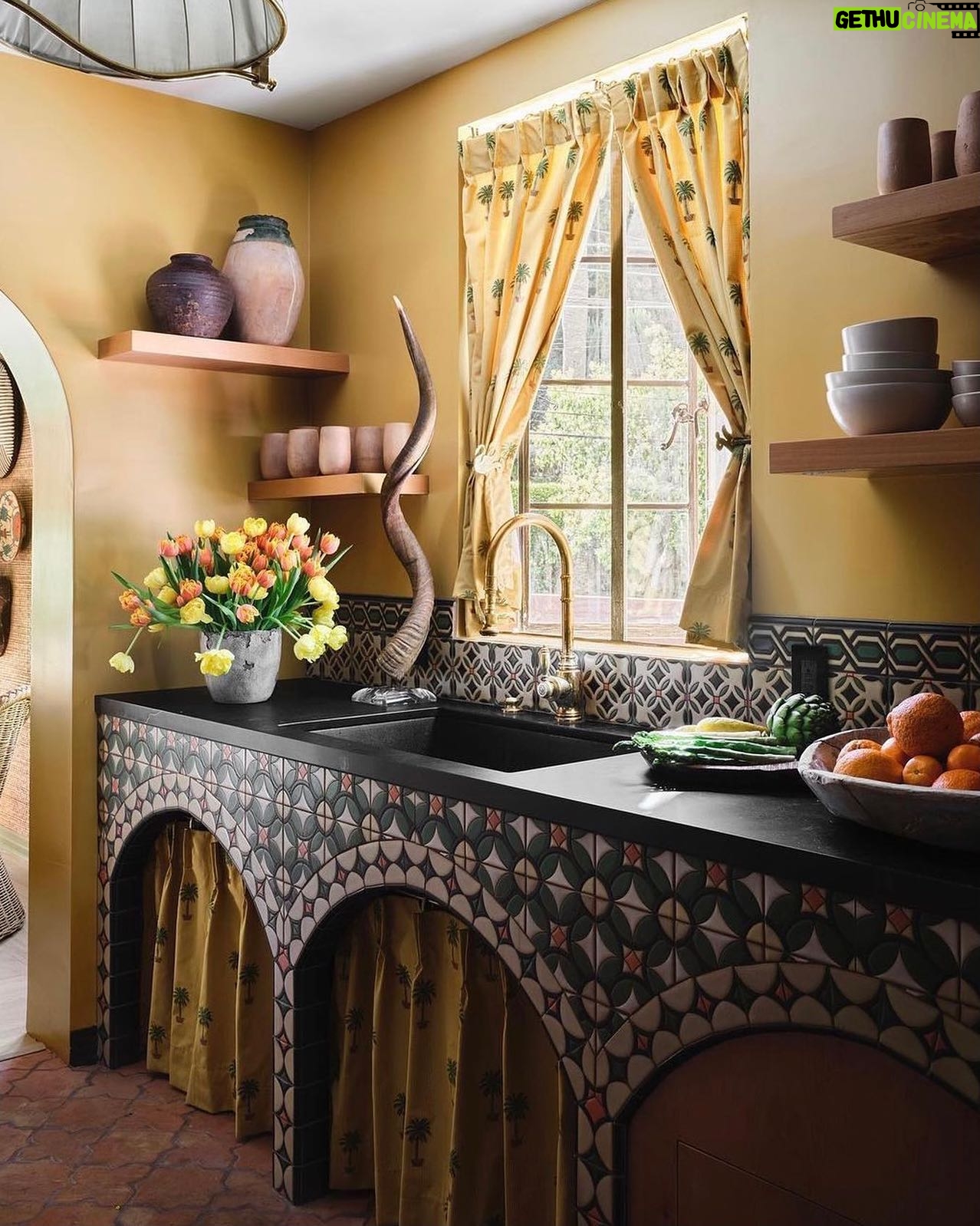Jessica Hart Instagram - My kitchen is definitely one of my favourite places in the house. I was so set on having arches, luckily James could draw them into our kitchen design and make them work. (The third arch in the bottom right hand crn of this image is our dishwasher) I think they’re such a nice touch of character and Diana Mauser of Native Tile really helped us bring them to life. She was so patient with us as Carlos and I picked out the colour scheme and we couldn’t be happier with the end result!! Thank you Diana 🙌🏼 @nativetile