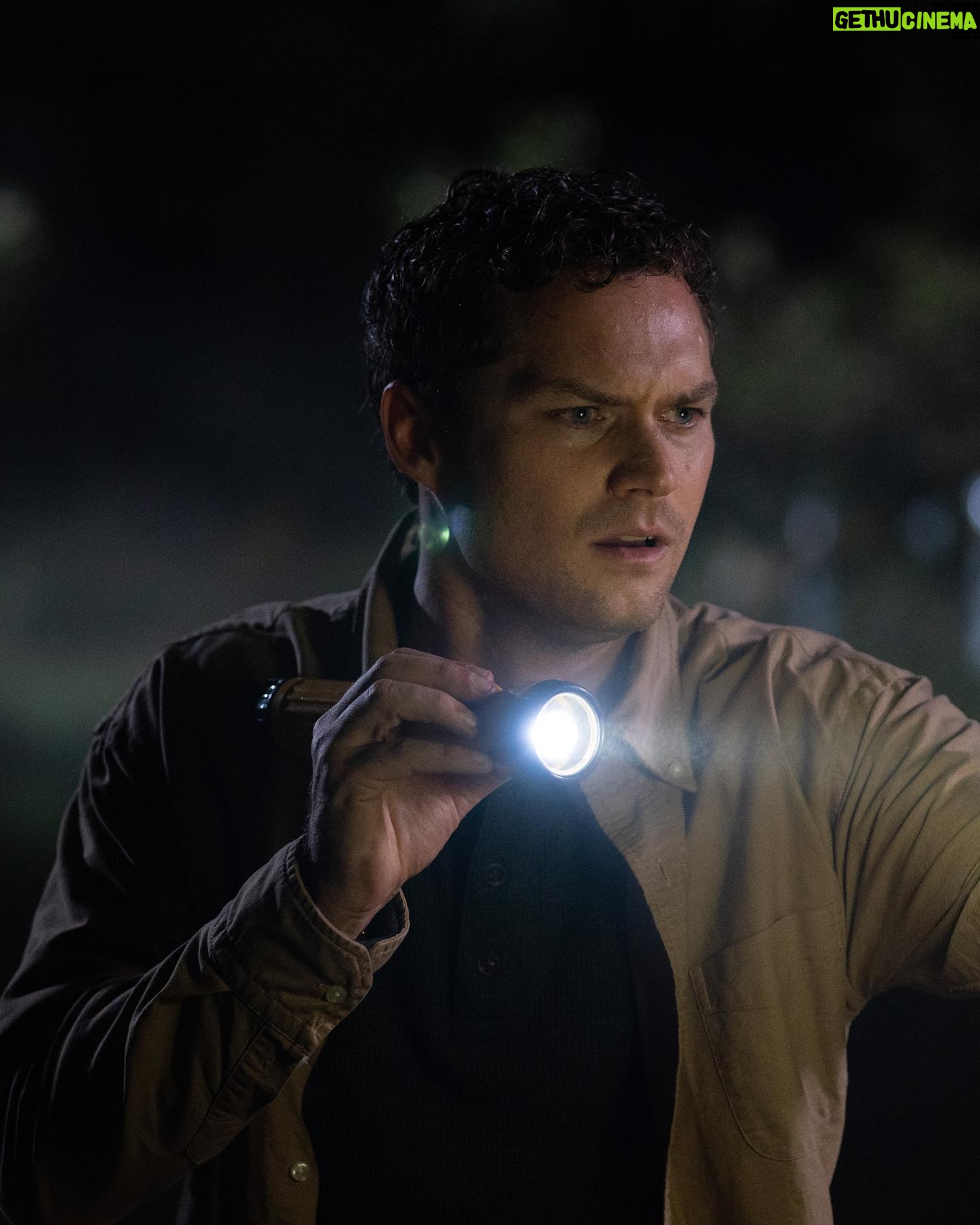 Jessica McNamee Instagram - THE VISITOR is out today on Digital and on Demand - link in my bio to watch! Loved shooting this spooky wooks movie with @finnjones and @jp_lange eat ya heart out Halloween month @blumhousehorror @blumhouse @paramountscares @paramountmovies . Where he goes, death follows. 🖼️ Watch the #TheVisitorMovie