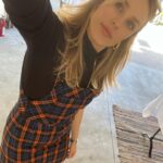 Jessica McNamee Instagram – Happy Thanksgiving weekend everyone. The pie was not a hit. Cheers!