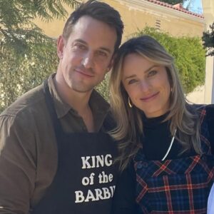 Jessica McNamee Instagram - Happy Thanksgiving weekend everyone. The pie was not a hit. Cheers!