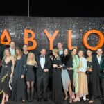 Jessica McNamee Instagram - @babylonmovie watching our girls slay #margot @samweaving @phoebejtonkin wearing @gucci