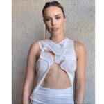 Jessica McNamee Instagram - Thank you @marieclaireau and @nickybriger for such a special evening celebrating the Women of the Year. I was unbelievably inspired by those nominated and honored on Wednesday evening and equally so by all of the wonderful women who were in the room that night. Women rule. Special mention to my hot dates @teagancroft and @jaydegee 👯‍♀️ 📸 Hanna Lassen