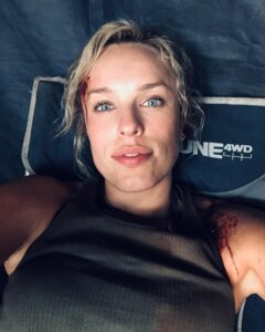 Jessica McNamee Instagram - Can’t wait to see you all again! #mk2 🔪 #mortalkombat