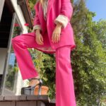 Jessica McNamee Instagram - And a moment for the fit Wearing @philosophyofficial suit @smythebrand @byfar_official @highheelprncess