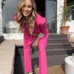 Jessica McNamee Instagram - And a moment for the fit Wearing @philosophyofficial suit @smythebrand @byfar_official @highheelprncess