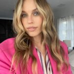 Jessica McNamee Instagram - Press day for The Visitor @blumhousehorror big ups to the glam team 😮 @emilychengmakeup @josephchasehair woof I felt like a 👸🏼