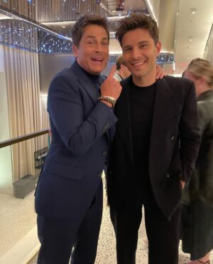 Jessica Parker Kennedy Instagram - Lovely lovely lovely evening celebrating @roblowe and @johnnylowe on their Father/Son @netflix show “Unstable”premiering March 30th. Thanks for letting me tag along @ronenrubinstein 
🎬🍿

Makeup @makeupbymotoko 
Hair @tildebymatilde 
Necklace @vraiofficial