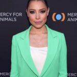 Jessica Parker Kennedy Instagram - A very late thank you to @mercyforanimals for asking me to present an award on this incredibly special night! The honorees included @chefbabette @thekoreanvegan #JamesCromwell and Joshua. Let us continue to respect and protect animals and push to end their exploitation through violent and torturous factory farming. #YouAreWhatYouEat #Vegan Makeup by @makeupbymotoko Hair by @tildebymatilde Diamond by @vraiofficial